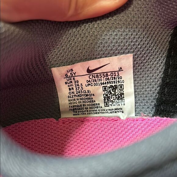 Nike Girls Gray and Pink Sneakers - Picture 5 of 6